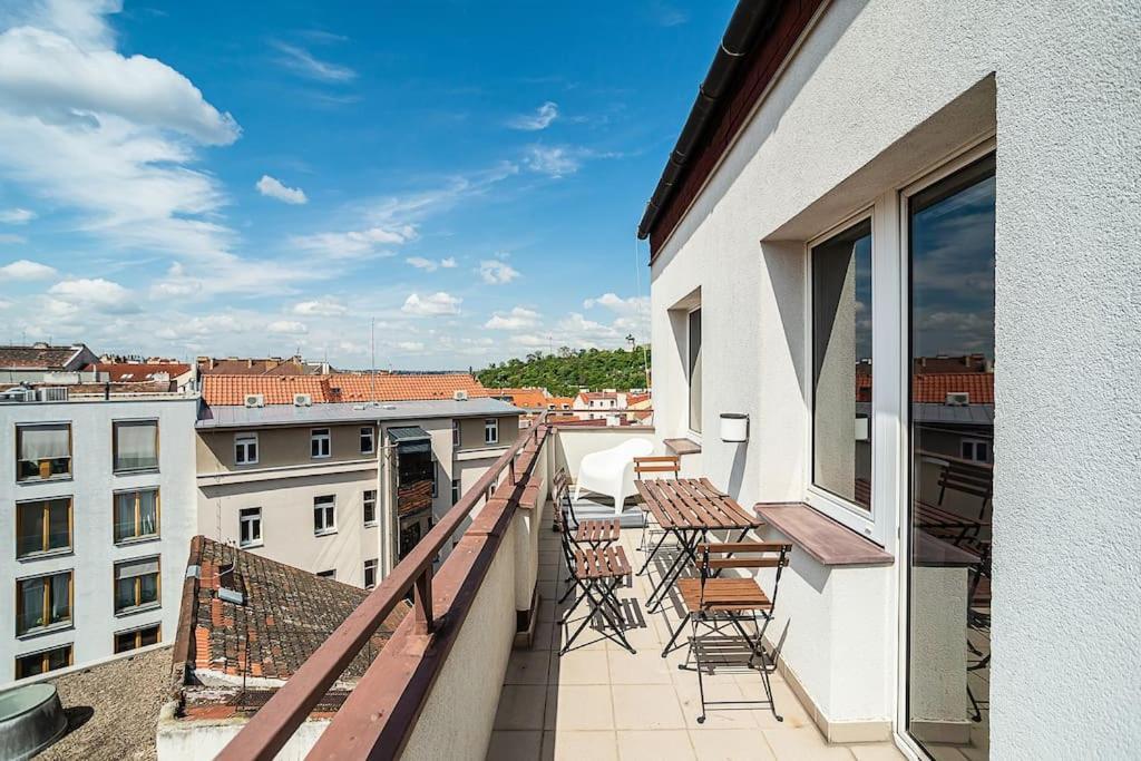 Apartamento Bright 2 Bed With Big Terrace By Tram